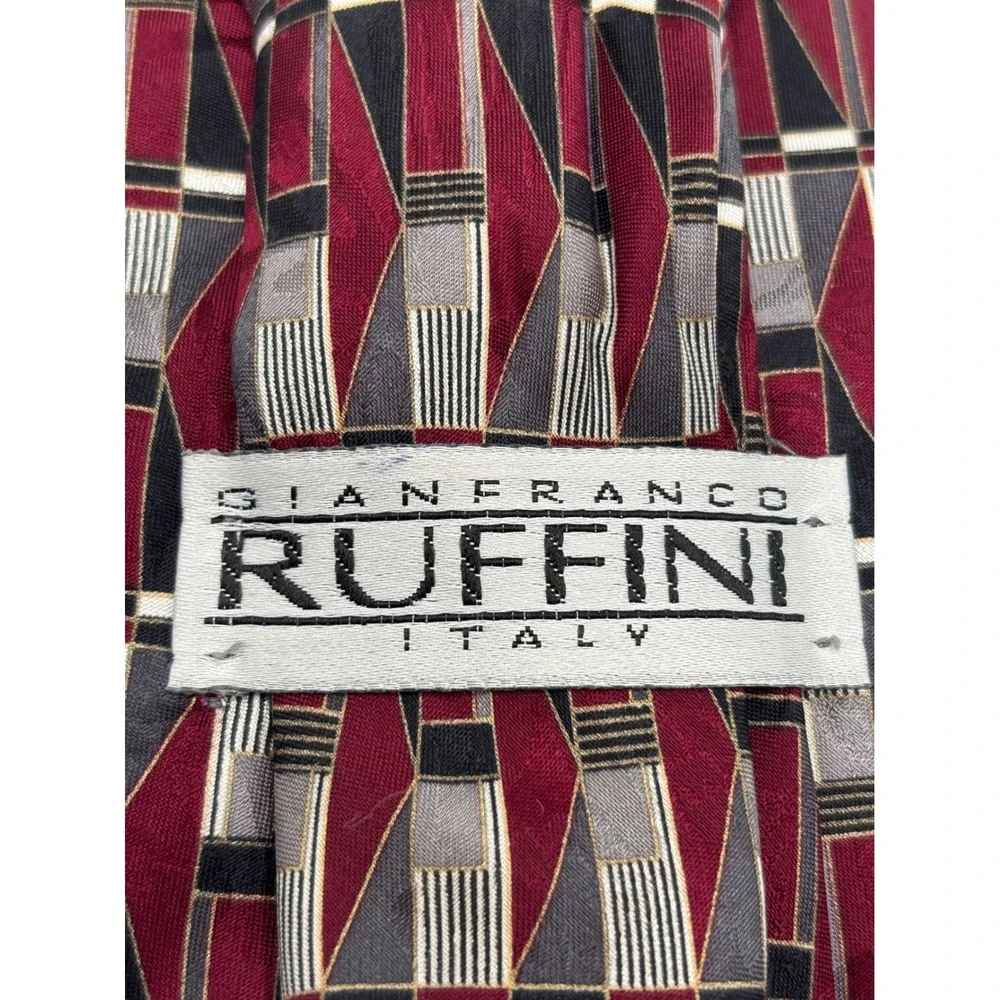 Gianfranco Ruffini Italy Men's 100% Silk Geometric Necktie Red Black Made USA